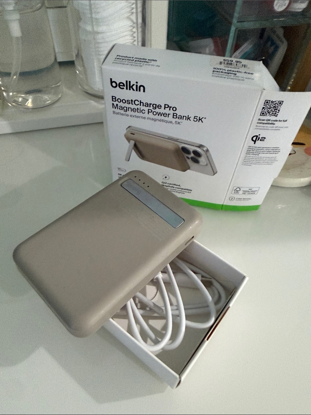 belkin Magnetic BoostCharge Pro Power Bank 5K in Gold-Tone